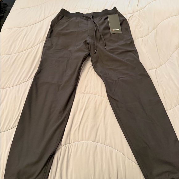 lululemon black Joggers - Picture 2 of 5